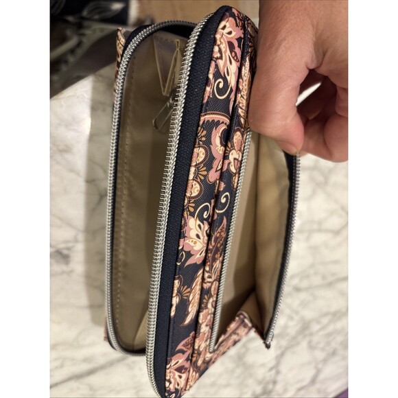 NWT Kim Rogers Clutch BiFold Wallet w Silvadur‎ antimicrobial Floral - Picture 5 of 5